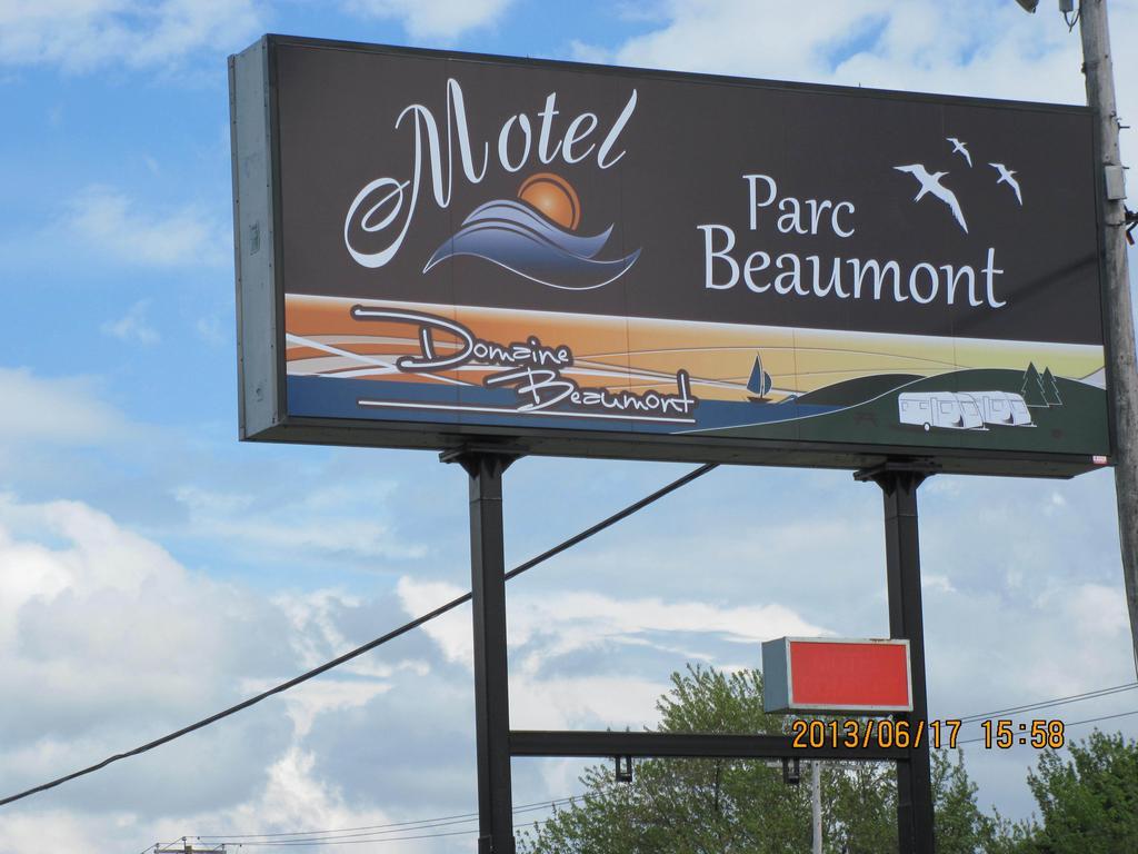 Motel Parc Beaumont Inc. ภายนอก รูปภาพ