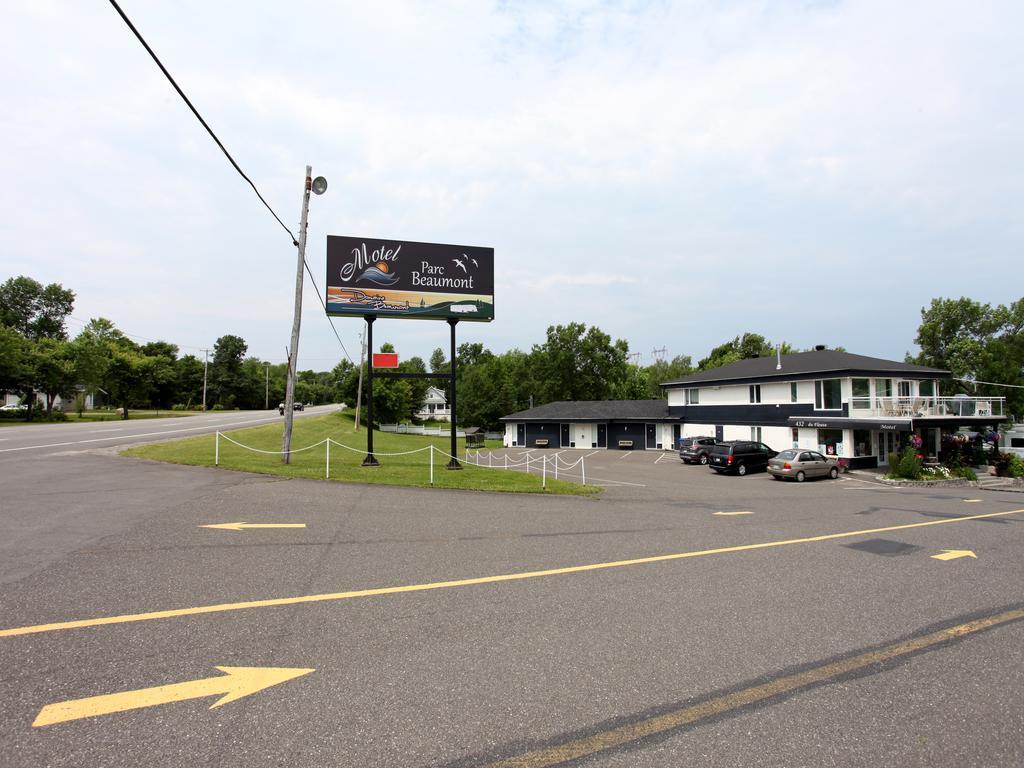 Motel Parc Beaumont Inc. ภายนอก รูปภาพ